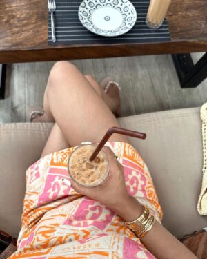Avantika Hundal Instagram - Days that look like this 🌸☀️🍔🥤

Wearing @shopnassh