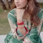 Avantika Hundal Instagram - You return like Autumn.. ..and I fall all the time ♥️ Wearing my fav @heenakochharofficial