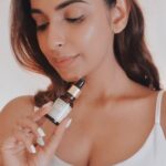 Avantika Hundal Instagram - Awakening to a radiant glow, thanks to Kama Ayurveda’s Kumkumadi Thailam! Using this in my nightly regime is working wonders for my skin. This miraculous beauty fluid is enriched with phytoactives molecules like vitamin A, B, & C, Crocin. This is a perfect synergy of tradition and modern science for skin that radiates timeless beauty. Discover the power or Glow by using kama Ayurveda’s 3 step night time beauty ritual ! 1. prep your skin with pure rose water 2. Apply few drops & massage the kumkumadi oil all over your face and neck 3. Finish the regime with Kama Ayurveda night time brightening cream. Shop kama Ayurveda from @mynykaa now ! #Ad #1 #PowerOfGlow #DiscoverKumkumadi #KamaGlow #CompleteBeautyRitual