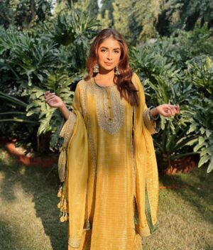 Avantika Hundal Instagram - wedding szn is my favvvv💛
