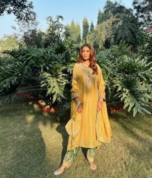 Avantika Hundal Instagram - wedding szn is my favvvv💛