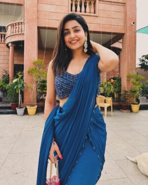 Avantika Mishra Instagram - Wedding in the family! 💙 

Gorgeous saree by @drishtichhabraa 
Styled by @keerthysampath 🤍