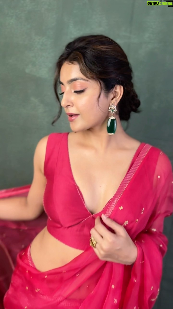 Avantika Mishra Instagram - Can’t get this song out of my head! ❤️ . . . #Animal #reels #reelsinstagram #sareelove #reelitfeelit #punjabi #trendingreels