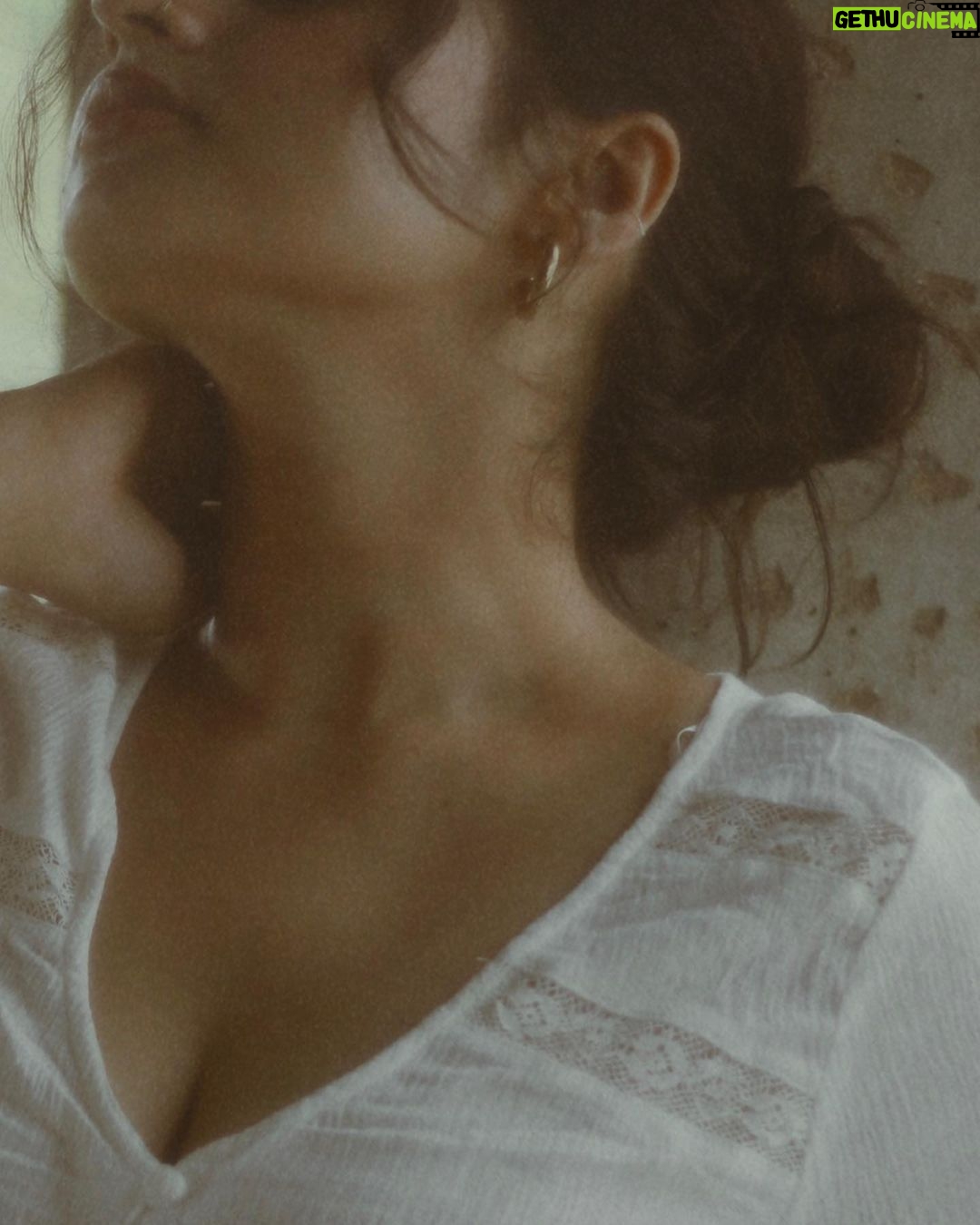 Ayesha Khan Instagram - I did not like to be touched, but it was a strange dislike. I did not like to be touched because I craved it too much. I wanted to be held very tight so I would not break. 📷- @http.m_alpha