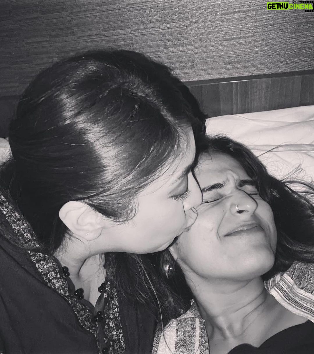 Ayesha Khan Instagram - 🇬🇧 ✈️ . . London will always be special because of Pooja bhabhi❤️