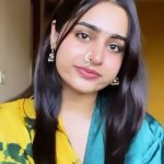 Ayesha Khan Instagram - Ek “jevlis ka” puchne vala toh mai bhi deserve karti hu🥹 . . #reelsinstagram #foryou #exploremore #trendingreels #marathi