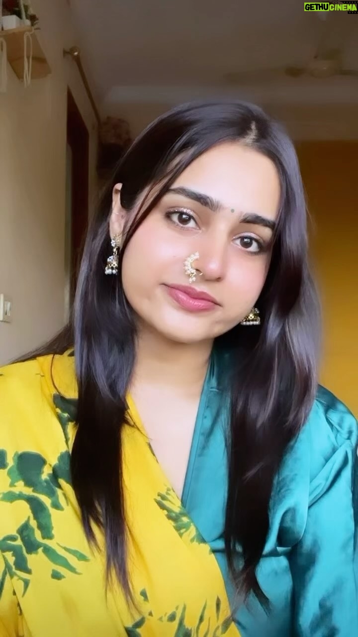 Ayesha Khan Instagram - Ek “jevlis ka” puchne vala toh mai bhi deserve karti hu🥹 . . #reelsinstagram #foryou #exploremore #trendingreels #marathi