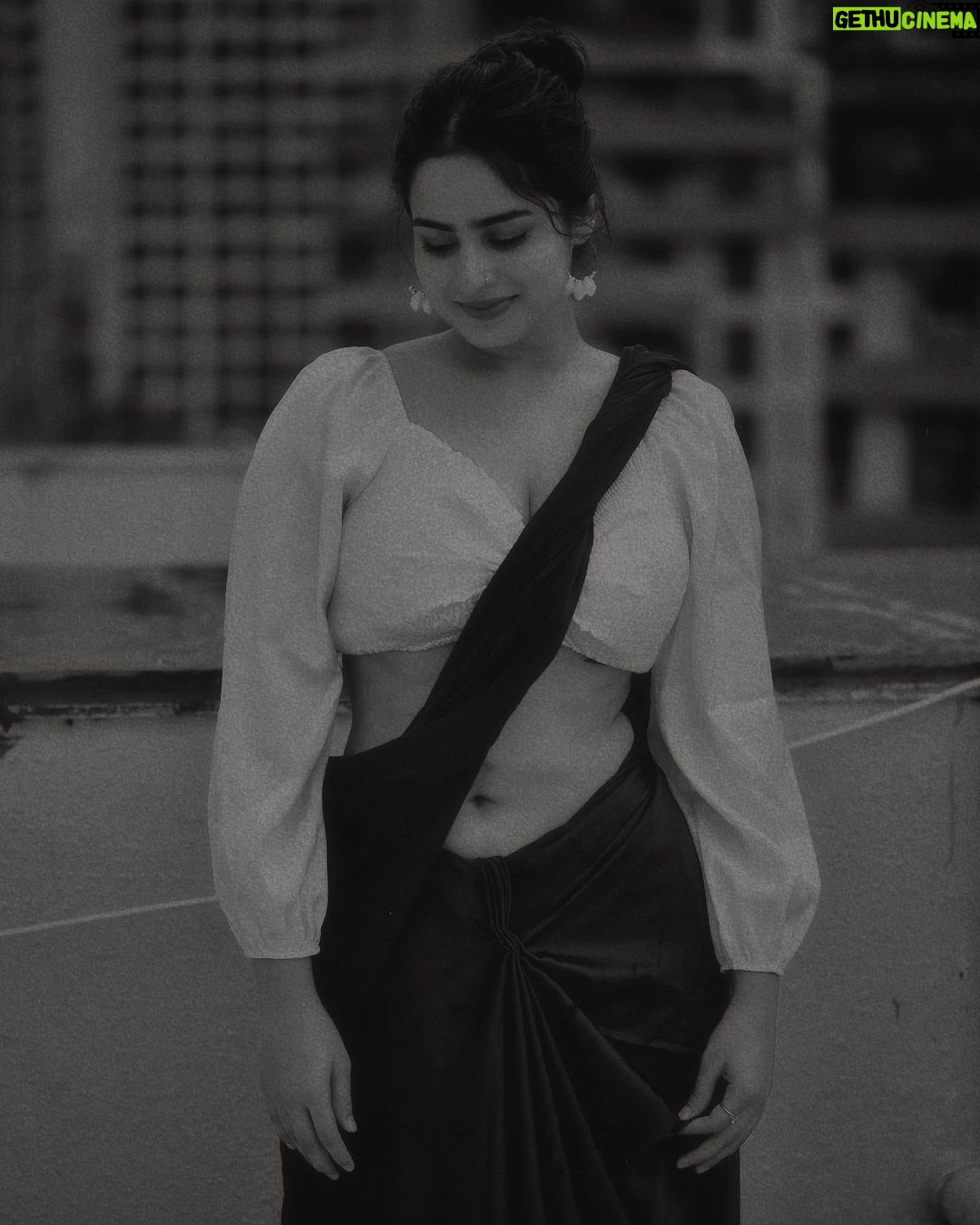 Ayesha Khan Instagram - रिम झीम गिरे सावन… . . 📷- @ruhaankhanportraits