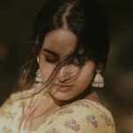 Ayesha Khan Instagram - तेरी झुकी नज़र, तेरी हर अदा.. 📷- @varunrajkalas_dop
