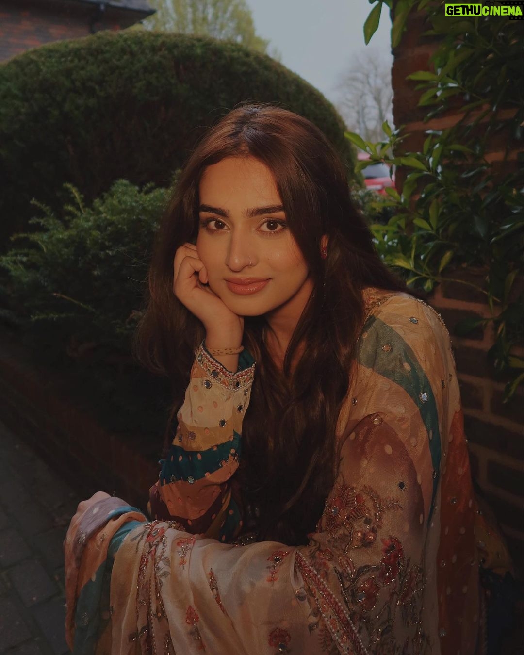 Ayesha Khan Instagram - Eid Mubarak ❤️🌙 Mua- @slaywithpri . . #eidmubarak