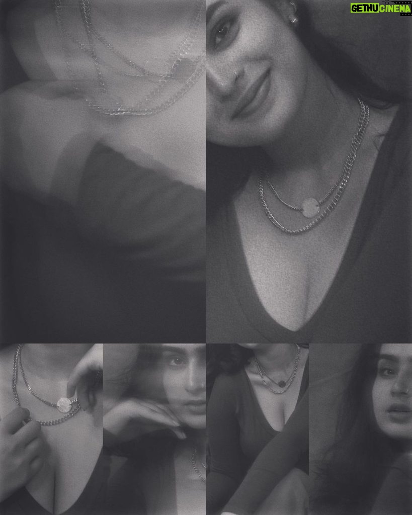 Ayesha Khan Instagram - They call her ART . . 📷- @ruhaankhanportraits