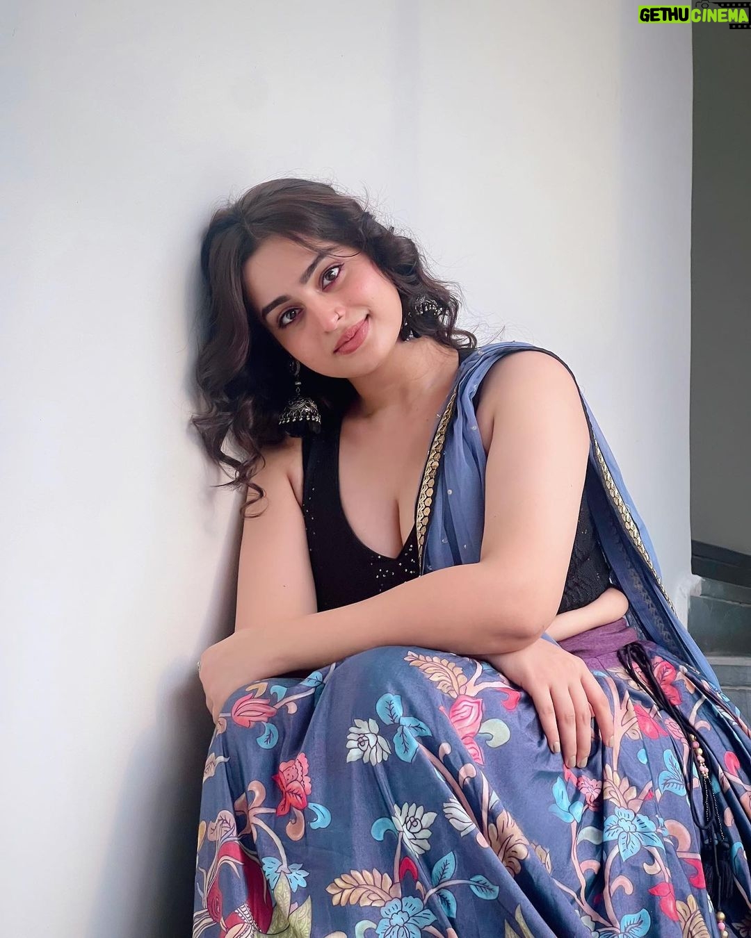 Ayesha Khan Instagram - तुम तोड़ो ना दिल मेरा🤍 . . Outfit- @archithanarayanamofficial Jewellery- @kushalsfashionjewellery Hairstylist- @vizag_celebroties_bridal_makup Makeup- yours truly Clicked and styled by - @sravyalavidi Assisted by- @jyo__glow Hyderabad