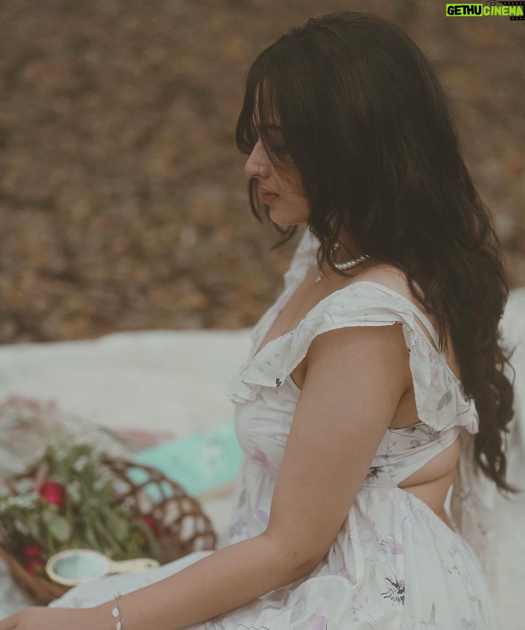 Ayesha Khan Instagram - Say you’ll remember me🦋 📷- @varunrajkalas_dop