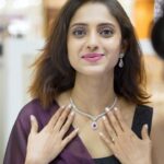 Ayesha Zeenath Instagram - With busy shoot schedules and a lot of travel for work, I prefer to wear light weight jewellery that helps me go from day to night effortlessly. I visited the NAC Jewellers Anna Nagar to check out their Dazzling diamond festival. I got to try on their daily wear & light weight diamond jewellery. They have a wide variety ranging from office wear, party wear, daily wear, gifting to traditional & bridal. There is something here for everyone. Check out the Dazzling Diamond festival at NAC Jewellers happening till 15 August. @bathri.ramachandar #nacjewellers #diamondsbynac #diamondjewellery #annanagar #newpost #reelsinstagram