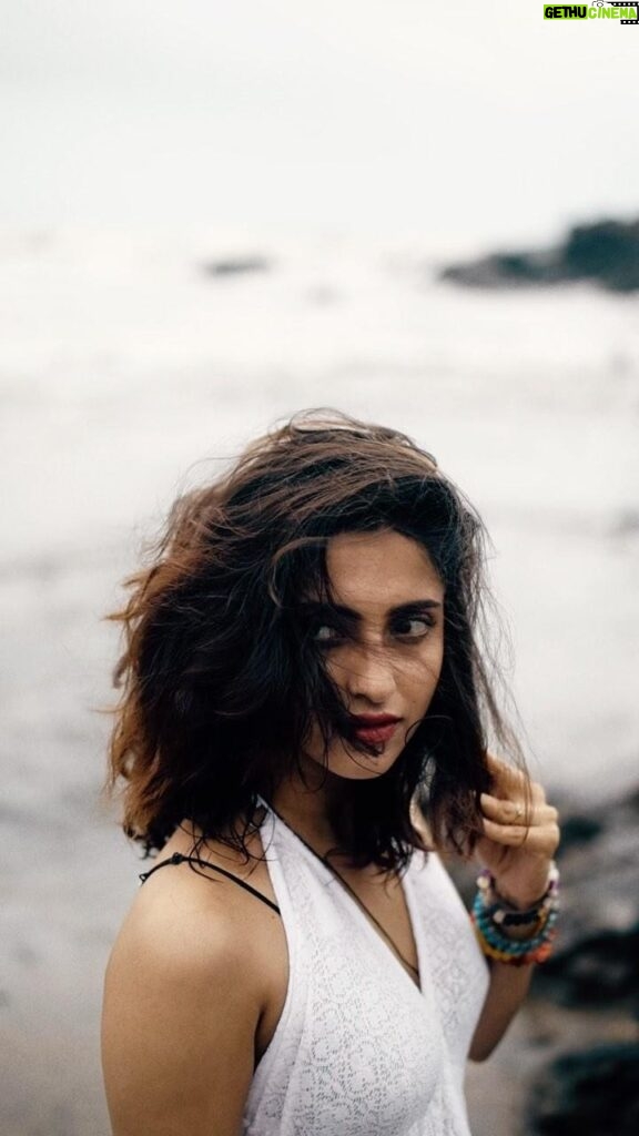 Ayesha Zeenath Instagram - Just a glimpse................. . . . @georgesimon_m .#waves #shoot #actress #ayesha #instagood #trendingreels #fyp #hotstar #vijaytv #reelsinstagram