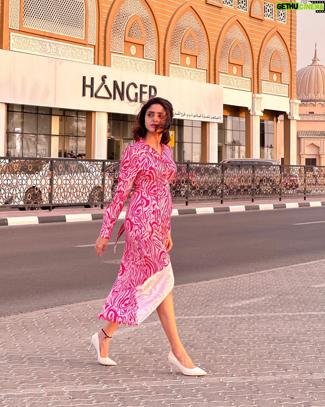 Ayesha Zeenath Instagram - 👀🩷 Majarrah Corniche