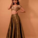 Ayesha Zeenath Instagram - 🤎 : : @camerasenthil @zol_studio @makeup_by_kez @rrajeshananda @shalini_hairartist @rotr.chennai