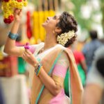 Ayesha Zeenath Instagram - Happy Onam 🌸 . : : Makeup: @makeup_by_kez Hair: @banuhairstylist Blouse: @yaradesigners Saree & Jewellery: @vasahindia Lens: @dhanush__photography Location: @kezmakeupstudioandacademy #onam #festival #kerala #mallu #love