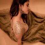 Ayesha Zeenath Instagram - 🤎 : : @camerasenthil @makeup_by_kez @zol_studio @shalini_hairartist @rrajeshananda