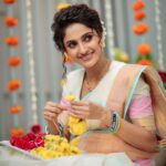 Ayesha Zeenath Instagram - Happy Onam 🌸 : : : Makeup: @makeup_by_kez Hair: @banuhairstylist Blouse: @yaradesigners Saree & Jewellery: @vasahindia Lens: @dhanush__photography Location: @kezmakeupstudioandacademy : ; #onam #kerala #traditional #festival