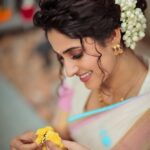 Ayesha Zeenath Instagram - Happy Onam 🌸 : : : Makeup: @makeup_by_kez Hair: @banuhairstylist Blouse: @yaradesigners Saree & Jewellery: @vasahindia Lens: @dhanush__photography Location: @kezmakeupstudioandacademy : ; #onam #kerala #traditional #festival