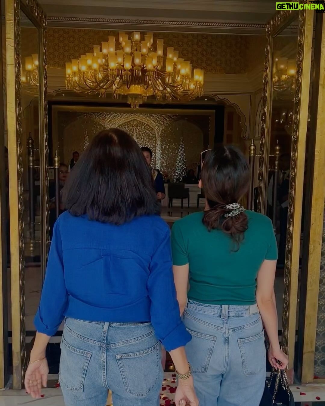 Barkha Singh Instagram - #photodump (and a sneaky #minivlog ) of a wonderful weekend mommy and I spent together at @theleelapalace_jaipur . They hosted us for the Man Singh Polo Cup 2023 finals in collaboration with the @rajasthanpoloclub .. To cut a long story short, the weekend felt like a world of #royalty and #tradition ✨🤌🏼 The gorggg outfit is from @houseoffett ❤️ #polointhepinkcity #TravelwithB #jaipur #rajasthan #Polo #luxuryhotelsindia #theleela #tourismindia
