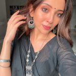 Barkha Singh Instagram – Why hadn’t anyone introduced me to a #mulmulsaree before! 😍 
Also, #silverjewellery junkies in the house? Raise your hands! 🙌

#mulmul #mulmulcotton #saree #sari