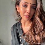 Barkha Singh Instagram – Why hadn’t anyone introduced me to a #mulmulsaree before! 😍 
Also, #silverjewellery junkies in the house? Raise your hands! 🙌

#mulmul #mulmulcotton #saree #sari