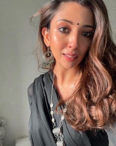 Barkha Singh Instagram - Why hadn’t anyone introduced me to a #mulmulsaree before! 😍 Also, #silverjewellery junkies in the house? Raise your hands! 🙌 #mulmul #mulmulcotton #saree #sari