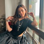 Barkha Singh Instagram - Why hadn’t anyone introduced me to a #mulmulsaree before! 😍 Also, #silverjewellery junkies in the house? Raise your hands! 🙌 #mulmul #mulmulcotton #saree #sari