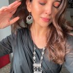 Barkha Singh Instagram - Why hadn’t anyone introduced me to a #mulmulsaree before! 😍 Also, #silverjewellery junkies in the house? Raise your hands! 🙌 #mulmul #mulmulcotton #saree #sari