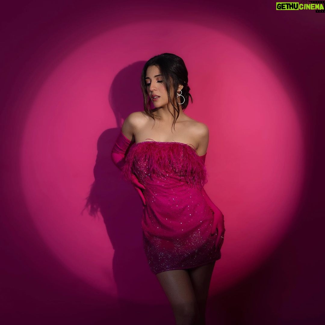 Barkha Singh Instagram - At the #gqbestdressed2023 party last night - living my pink dream ππβ¨ @gqindia πΈ @vaspaan_shroff HMU @payal.gore_mua Styled by @shwetaputhhran @styledbyshwetaputhhran Outfit- @worldofasra Earrings-@hcraftjewellery Rings and Bracelets- @goldsmiths_jewellery @aahiradiamonds @pappilonpublicrelations Assisted by @jinalnagda #GQIndia #GQ #GQbestdressed