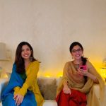 Barkha Singh Instagram – Mummy ka mood kab badal jaaye kuch keh nahi sakte.
But mummy ka mood kya kehta hai yeh @asianpaints #MeraWalaMood pe dekh sakte hai! 

Participate in Asian Paints #MeraWalaMood contest to win exciting rewards:

1. Scan your face to show your mood < www.asianpaints.com/merawalamood >
2. Screenshot the colour of your mood
3. Share it on your story tagging @asianpaints
Don’t forget to tag your friends to ask them their #MeraWalaMood

I urge @focusedindian to scan his mood this festive season

#AsianPaints #MeraWalaMood #Diwali #BarkhakiMummy #funnyvideo #moms  #DiwaliCelebrations #FestiveVibes #Collab