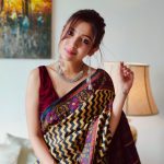 Barkha Singh Instagram – Mom ki sari and behen Ki silver jewellery pehenne mein jo mazaa aaya 😜

#sari #saree #indianwear #traditional #traditionalwear #mummykisaree #silverjewellery #sister #sareenotsorry