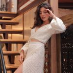 Barkha Singh Instagram - Less is more 🤍✨ Remind yourself that at a buffet the next time 😏 📸 @aishwaryaa.nayak HMU @taskeen_c Styled by @shwetaputhhran Outfit @rishiandvibhuti 🤍 Jewellery @gaiatreelabel ✨ Location @machanresorts #naturallightphotography #earthy #moody #foryou #lessismore #beachwaves #staystylish