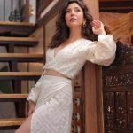 Barkha Singh Instagram - Less is more 🤍✨ Remind yourself that at a buffet the next time 😏 📸 @aishwaryaa.nayak HMU @taskeen_c Styled by @shwetaputhhran Outfit @rishiandvibhuti 🤍 Jewellery @gaiatreelabel ✨ Location @machanresorts #naturallightphotography #earthy #moody #foryou #lessismore #beachwaves #staystylish