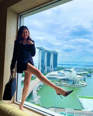 Barkha Singh Instagram - Laughter is so contagious! I know you’re smiling as you swipe!! 😃💗
Happy Sunday lovelies! ✨

#laughter #smile #laugh #goodvibes #foryou #weekend #sunday #happy #swipe #love