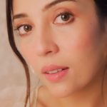 Barkha Singh Instagram - Festive hack for my glow girliesss! 💫✨ I can’t get enough of the Lakme CC Mousse this season – my new-favourite for that perfect, hydrating, and lightweight base that lasts all day. And the added SPF? It’s the cherry on top of dewy, happy skin! 🌞💖 Don’t miss out on this must-try product for the most stunning looks this season. #Lakmé #Lakmé India #LakméGlamSquad #LakméSkincare #LakméCCMousse #LakmeLumiLit