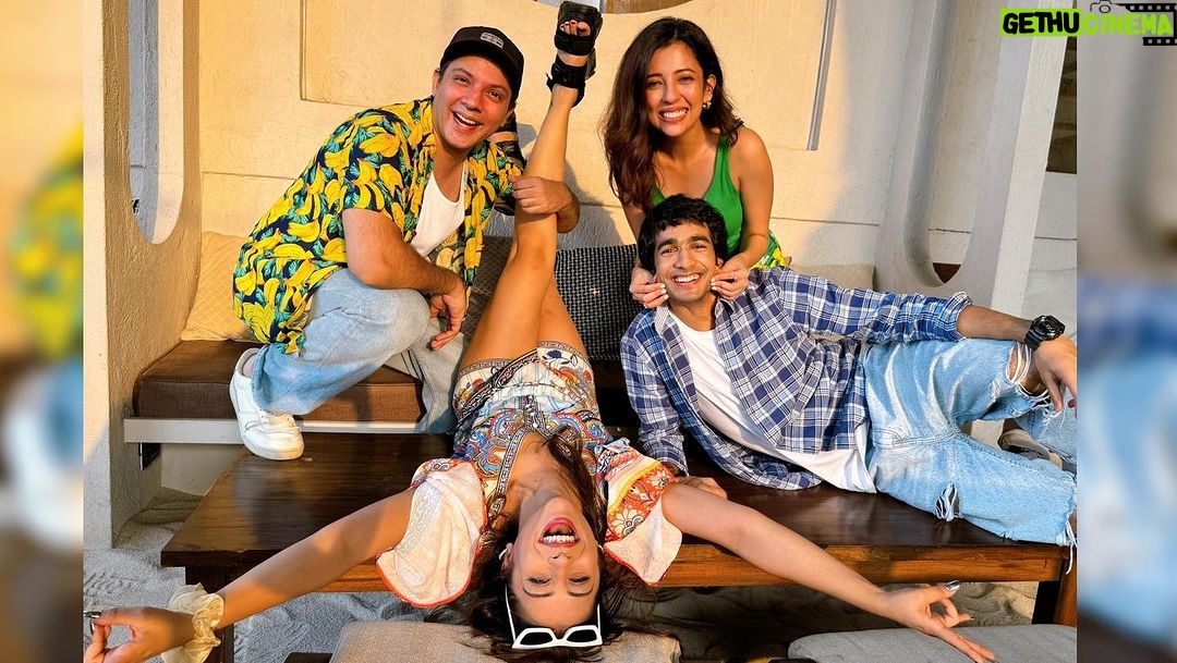 Barkha Singh Instagram - Can’t talk about season 2, but we do have a reunion episode for all our #MTVGirlsOnTop fans 🤗❤️ Head to Barkha’s YouTube channel to watch the whole video full of fun stories from the set, games and a LOT of giggles. #GirlsonTop #MTV #MTVGOT #ArjunSingh #AyeshaAdlakha #BarkhaSingh #PalkiMalhotra #SaloniChopra #ShantanuMaheshwari #YuvrajSingh #reunion #reunionepisode #MTVGirlsonTopReunion LINK IN BIO