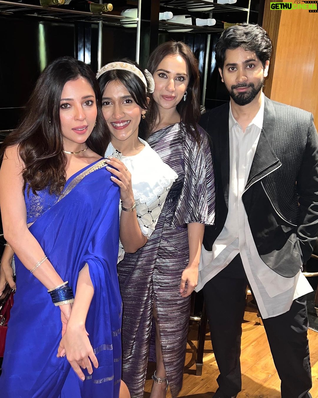 Barkha Singh Instagram - Imma call this #photodump a #Sari night ✨ Had the pleasure of having dinner with the ambassador of UAE for India and met a bunch of dosts and also celebrated a friends engagement ✨🫶🏼 #photodump #saree #love #light #joy