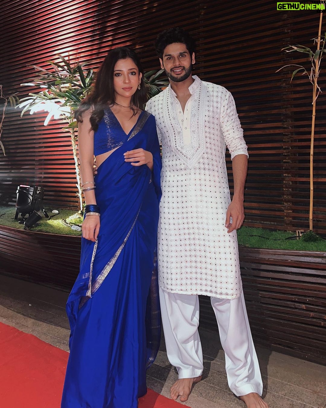 Barkha Singh Instagram - Imma call this #photodump a #Sari night ✨ Had the pleasure of having dinner with the ambassador of UAE for India and met a bunch of dosts and also celebrated a friends engagement ✨🫶🏼 #photodump #saree #love #light #joy