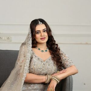 Bebika Dhurve Instagram - Mana ki sadgi ka daur nahi
Lekin sadgi se acha kuch aur nahi
❤💯❤💫💫💫

@bawreefashions @beingdeepeshmore13 @makeover_rituu @good_beginningstudio @mahives_makeover