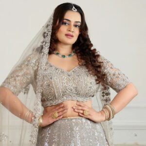 Bebika Dhurve Instagram - Mana ki sadgi ka daur nahi
Lekin sadgi se acha kuch aur nahi
❤💯❤💫💫💫

@bawreefashions @beingdeepeshmore13 @makeover_rituu @good_beginningstudio @mahives_makeover