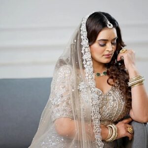 Bebika Dhurve Instagram - Mana ki sadgi ka daur nahi
Lekin sadgi se acha kuch aur nahi
❤💯❤💫💫💫

@bawreefashions @beingdeepeshmore13 @makeover_rituu @good_beginningstudio @mahives_makeover