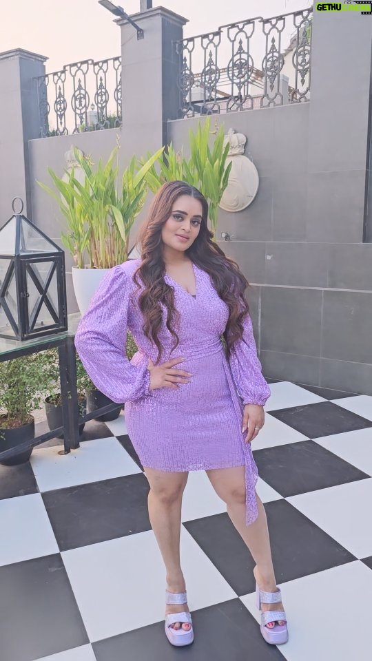 Bebika Dhurve Instagram - ❤️❤️💯💜💜 Kamar patli ho ya curvy Lehra ke balkhake chalna is mandatory #bebika #bebaki #bebikadhurve #reelitfeelit #reelitfeelit #reels #viral #trending #trendingreels #bbott2 #botiboti #BOTIBOTI #lavender #serenity #oomph #curvy #love #hourglass