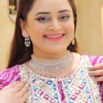 Bebika Dhurve Instagram - Get ready for a pink diwali Extravaganza at nishika💗💗 Enjoy 0%making charges and more Diamond necklace starting from 2999 AED onwards Get 1 gram gold coin with 2000 Durham worth gold jewelry purchase Get 1 gram gold coin worth 5000 dirham diamond jewelry purchase Free half gram gold coin on 3000 dirham diamond jewelry purchase Grand prize win Mercedes Benz Offers valid till 12th Nov Nishika momentous jewelry at karama center dubai @nishkajewelleryn A morickap experience Five star resorts @morickap_lords83 @morickapresort #pinkdiwali #nishika #bebika #bebika.dhurve #dubai #jewelry