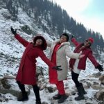 Bhagyashree Instagram - Mountain maidens ! Kashmir aakar na jaane mujhe kya ho jata hein... all the madness, all the fun.. with my equally crazy friends. In the snow capped mountains of the himalayas at #chandanwari about 25min from #pahalgam it was so beautiful. A sight for sore eyes, a paradise away from the hustlebustle. For those who haven't visited.. this is a must see. #kashmir #kashmirtourism #holidays #holidaydestination #mountains #himalayas #funwithfriends