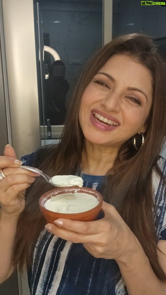 Bhagyashree Instagram - #tuesdaytipswithb Stomach upset, acidity, hunger or even if I feeling quesy... curds/dahi is my first go to solution. It cools the stomach, creats a linning to reduce acidity and even acts as a probiotic. Ofcourse it is also loaded with the benefits of vitamins and calcium... along with being super easy to digest. Try it.... it surely works wonders for me. #healthytips #health #everydaytips #vitamins #healthfood #diet #weightloss #foodhacks #foodoftheday #nutrition #healthyfood #healthhacks #goodhealth #eatwell #nutritious #womenshealth