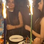 Bhagyashree Instagram – About a night of celebrations 🧿
Celebrating Friends🥂🎂
Celebrating birthday @himallay27 
Celebrating anniversaries @akashdeep25  @nettu_singhaal  #nightstoremember #saturdaydoneright #danceoff #parteh #celebrations