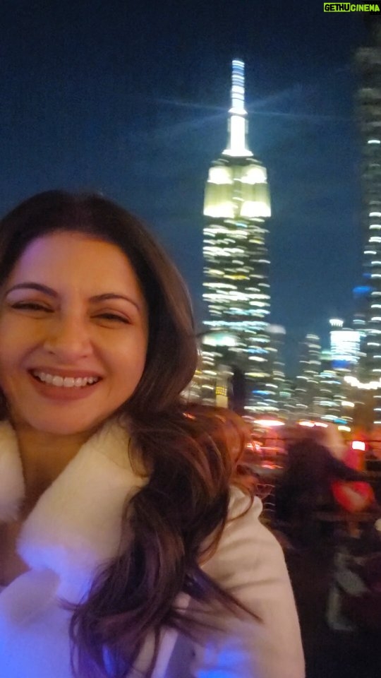 Bhagyashree Instagram - Fridayflashback to NewYork ! Crazy fun time @230fifthrooftop and at the #timessquare There is something about the city .... it makes life come alive 😇 #traveltalesbyb #funtimes #traveldiaries #travel #newyork #fridayflashback #nightlife New York Manhattan